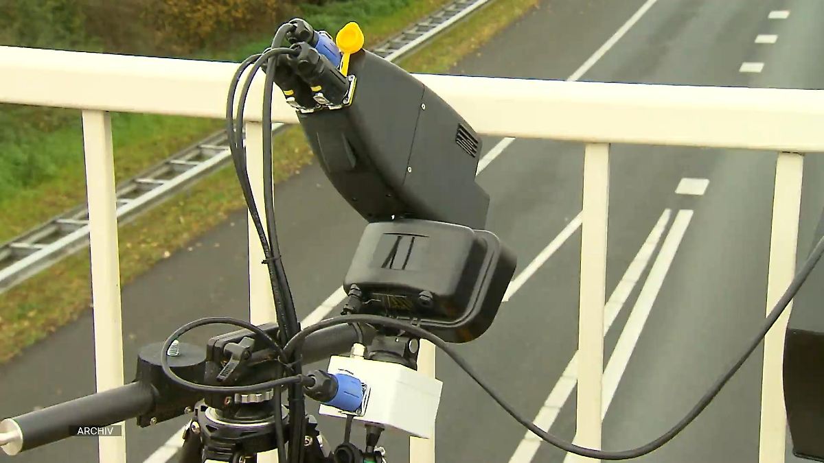 Handy-Blitzer: Kamerasystem filmt ins Auto