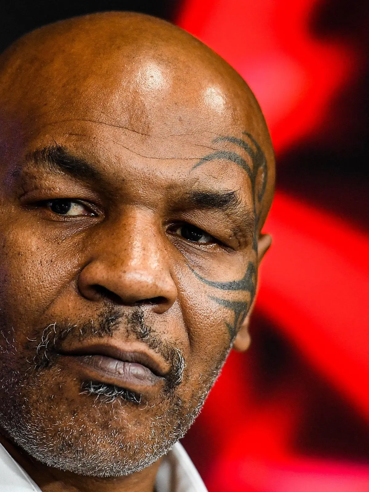  YEKATERINBURG, RUSSIA - SEPTEMBER 6, 2018: American professional boxer Mike Tyson during a press conference PK Pressekonferenz following a boxing masterclass for RCC Boxing Promotions boxers and children at the Martial Arts Academy established by the Russian Copper Company. Donat Sorokin/TASS PUBLICATIONxINxGERxAUTxONLY TS08F4CD