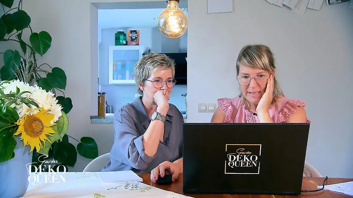 Wird Katja beim "Light it up"-Motto ein Licht aufgehen? Los geht's!