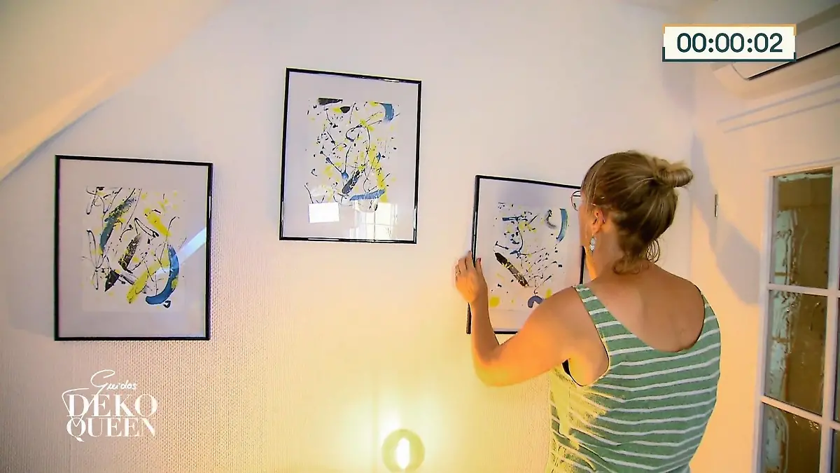 Kreativität braucht keinen Plan Weiße Tür, Blaue Wand