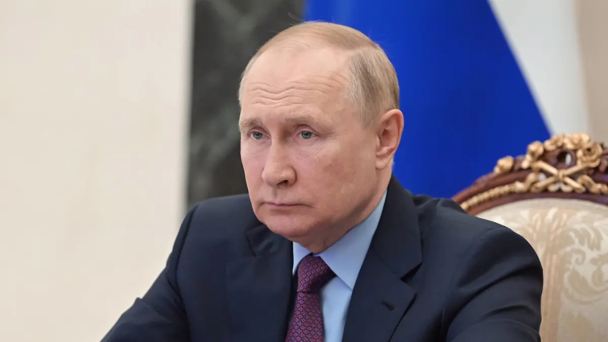 News Themen der Woche KW31 News Bilder des Tages Russia Putin 8246643 01.08.2022 Russian President Vladimir Putin chairs a meeting on the development of the country s metallurgical sector via a video conference at the Kremlin in Moscow, Russia. Pavel Byrkin / Sputnik Moscow Russia PUBLICATIONxINxGERxSUIxAUTxONLY Copyright: xPavelxByrkinx