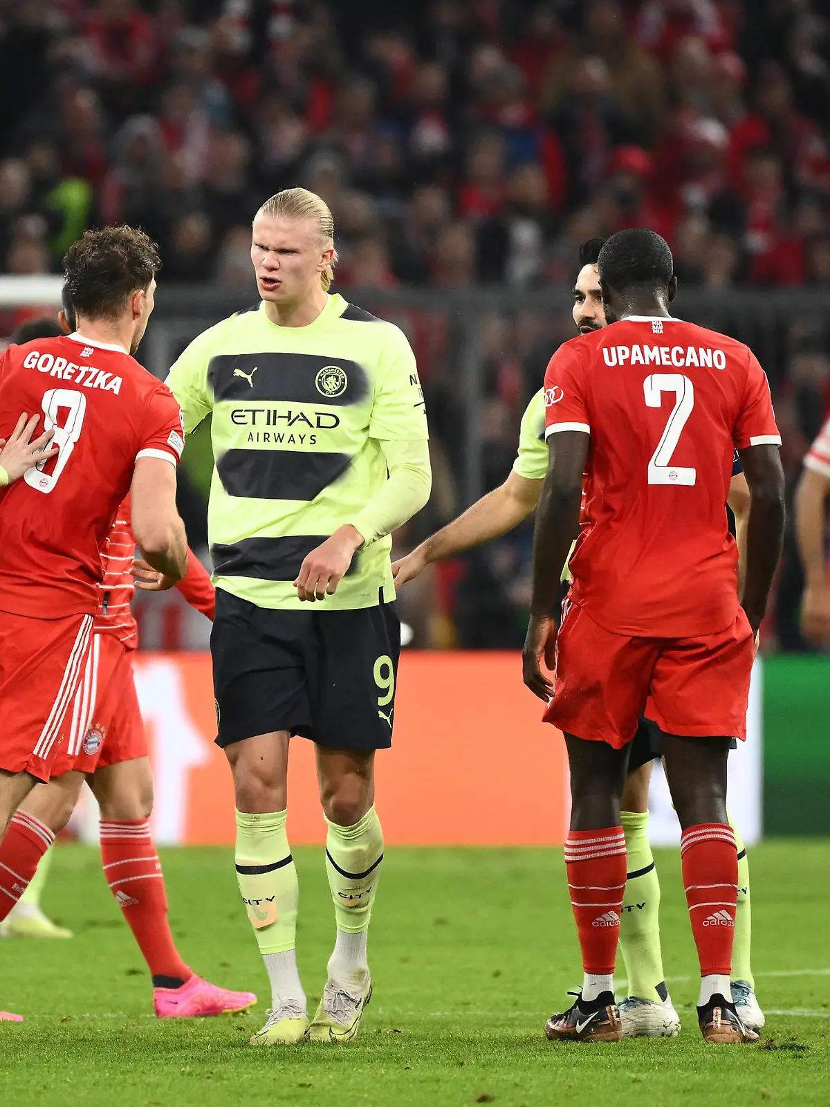 19.04.2023, xkvx, Fussball UEFA Champions League, FC Bayern Muenchen - Manchester City emspor, v.l. rudelbildung um Leon Goretzka of Bayern München, Erling Haaland Manchester City FC, Ilkay Guendogan Manchester City FC, Dayot Upamecano of Bayern München, Joshua Kimmich of Bayern München DFL/DFB REGULATIONS PROHIBIT ANY USE OF PHOTOGRAPHS as IMAGE SEQUENCES and/or QUASI-VIDEO Muenchen *** 19 04 2023, xkvx, football UEFA Champions League, FC Bayern Muenchen Manchester City emspor, v l rudelbildung um Leon Goretzka of Bayern Munich, Erling Haaland Manchester City FC , Ilkay Guendogan Manchester City FC , Dayot Upamecano of Bayern Munich, Joshua Kimmich of Bayern Munich DFL DFB REGULATIONS PROHIBIT ANY USE OF PHOTOGRAPHS as IMAGE SEQUENCES and or QUASI VIDEO Muenchen