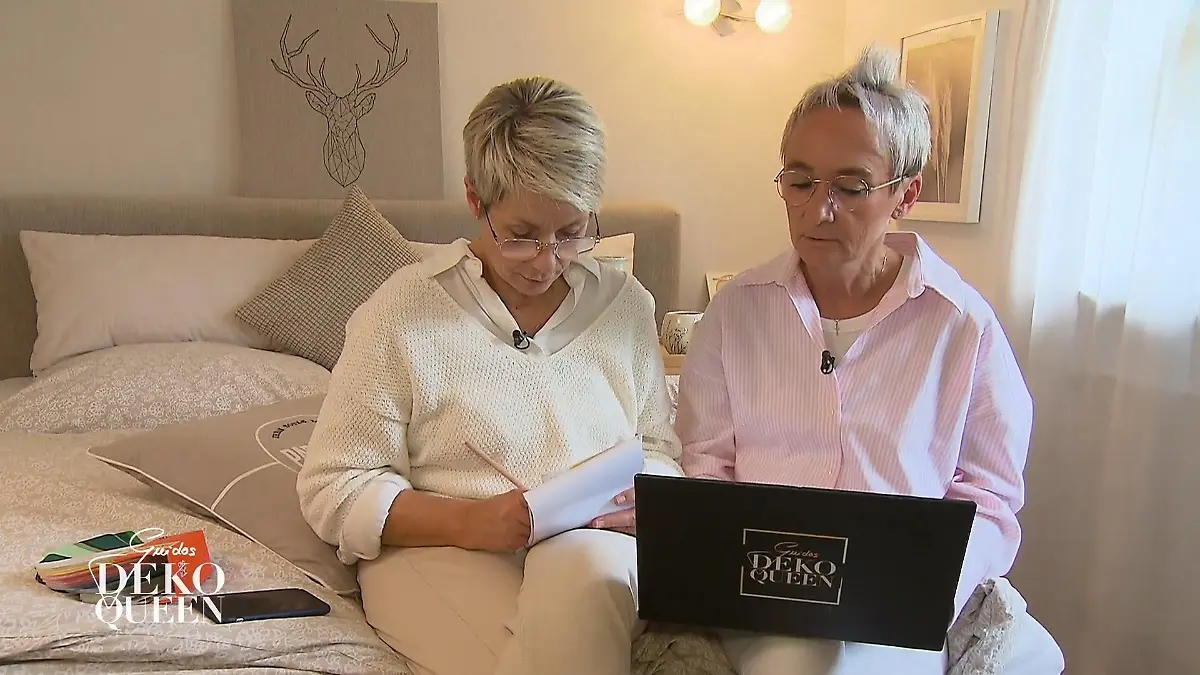 Tanja und Nicole beim Online Shopping Das Abenteuer startet