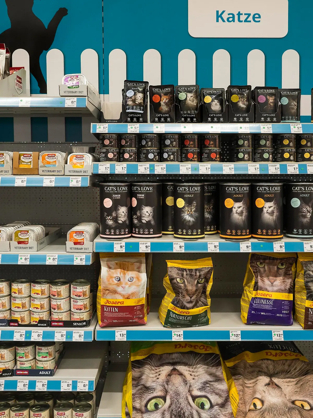 Katzenfutter im Baumarkt, München, Oberbayern, Bayern, Deutschland, Europa