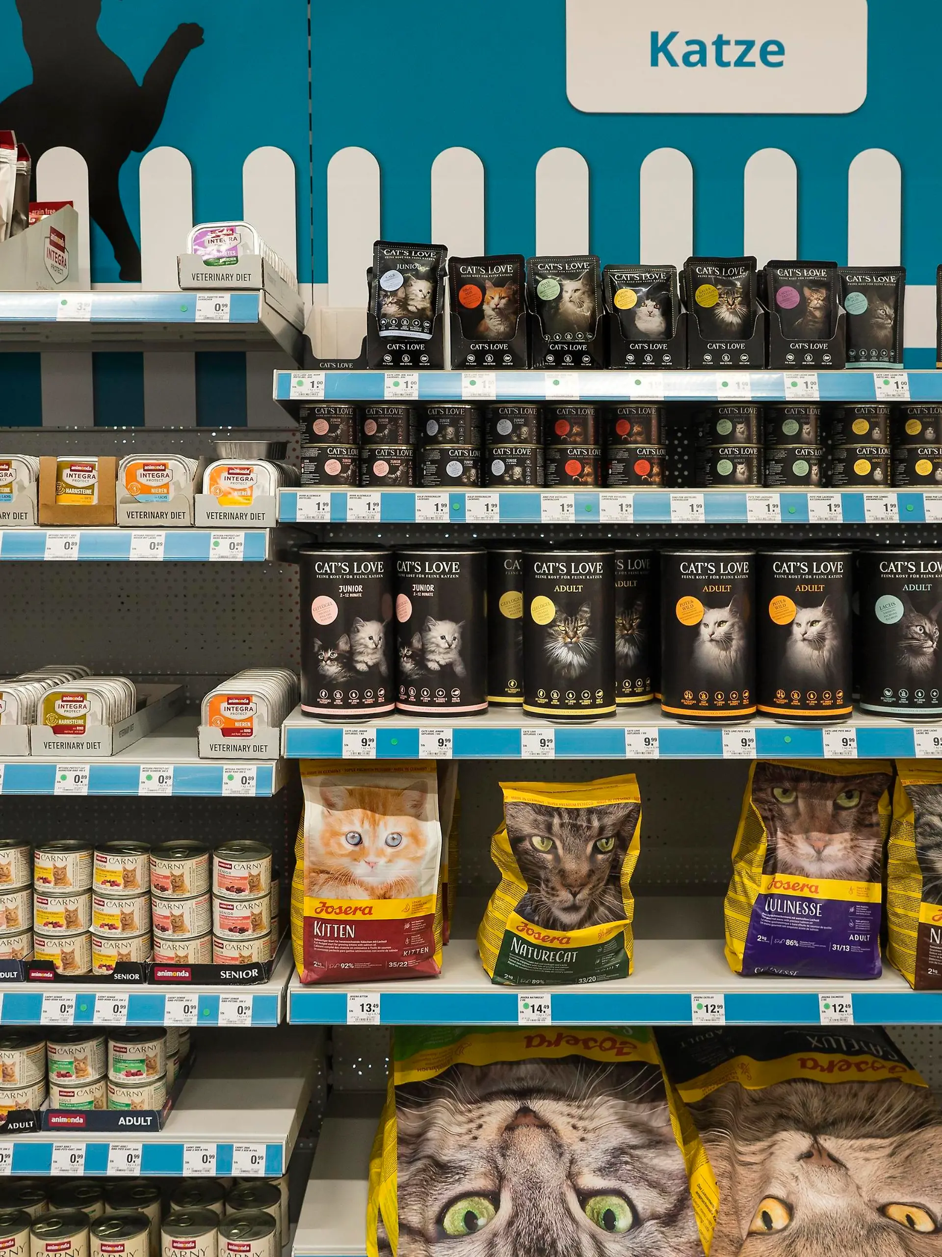 Katzenfutter im Baumarkt, München, Oberbayern, Bayern, Deutschland, Europa