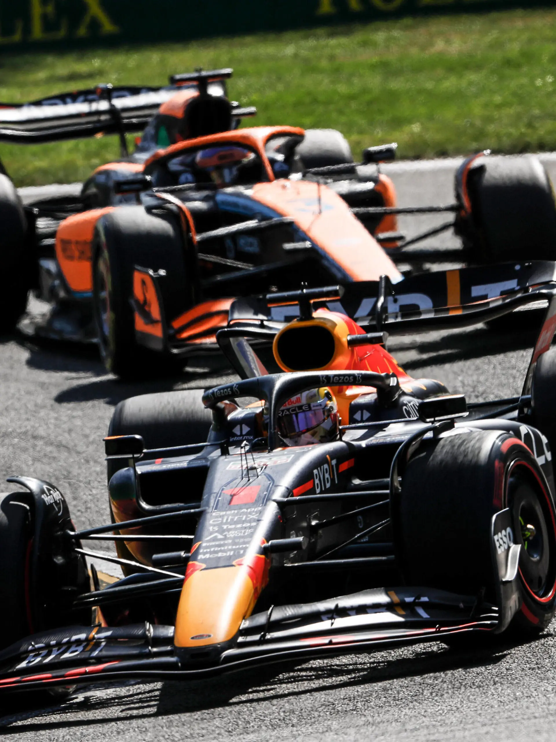  01 VERSTAPPEN Max nld, Red Bull Racing RB18, action 03 RICCIARDO Daniel aus, McLaren F1 Team MCL36, action during the Formula 1 Rolex Belgian Grand Prix 2022, 14th round of the 2022 FIA Formula One World Championship, WM, Weltmeisterschaft from August 26 to 28, 2022 on the Circuit de Spa-Francorchamps, in Francorchamps, Belgium - F1 - BELGIAN GRAND PRIX 2022 - RACE DPPI/Panoramic PUBLICATIONxNOTxINxFRAxITAxBEL _V2_2729