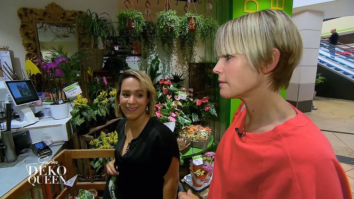 Für Najla und Katrin geht es in die letzten Läden. Endspurt beim Shoppen