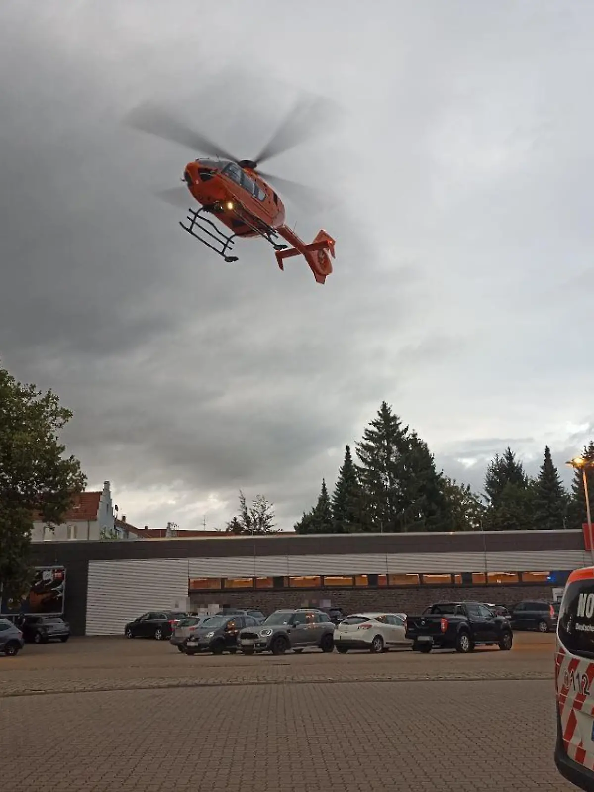 Der Rettungshubschrauber im Anflug