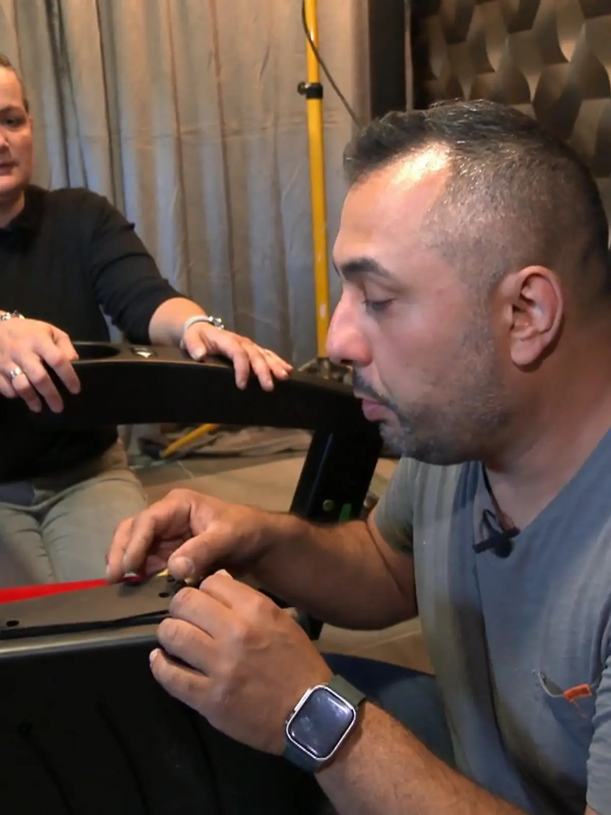 Bild zu: "Wie werden die Kinosessel aufgebaut?!"