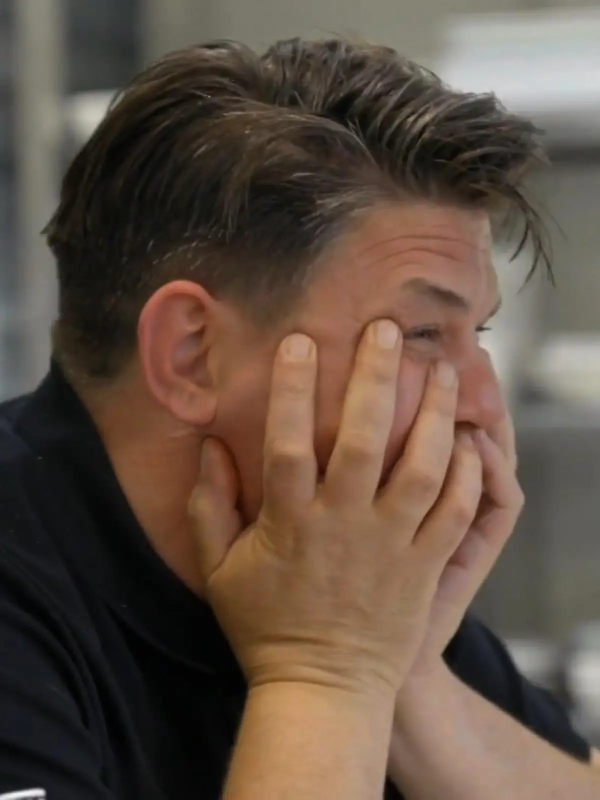 Bild zu: "Da wollte Profi-Koch Tim Mälzer mal so richtig zeigen, was er kann."