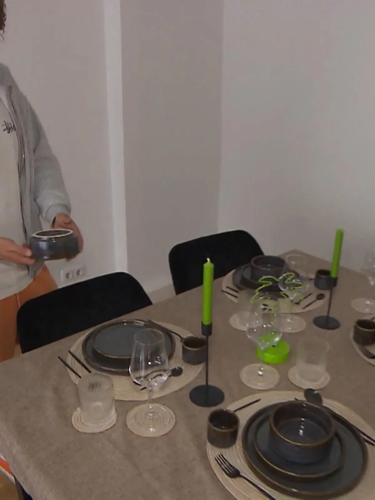 Bild zu: "Johannes produziert selbst Keramik Produkte"