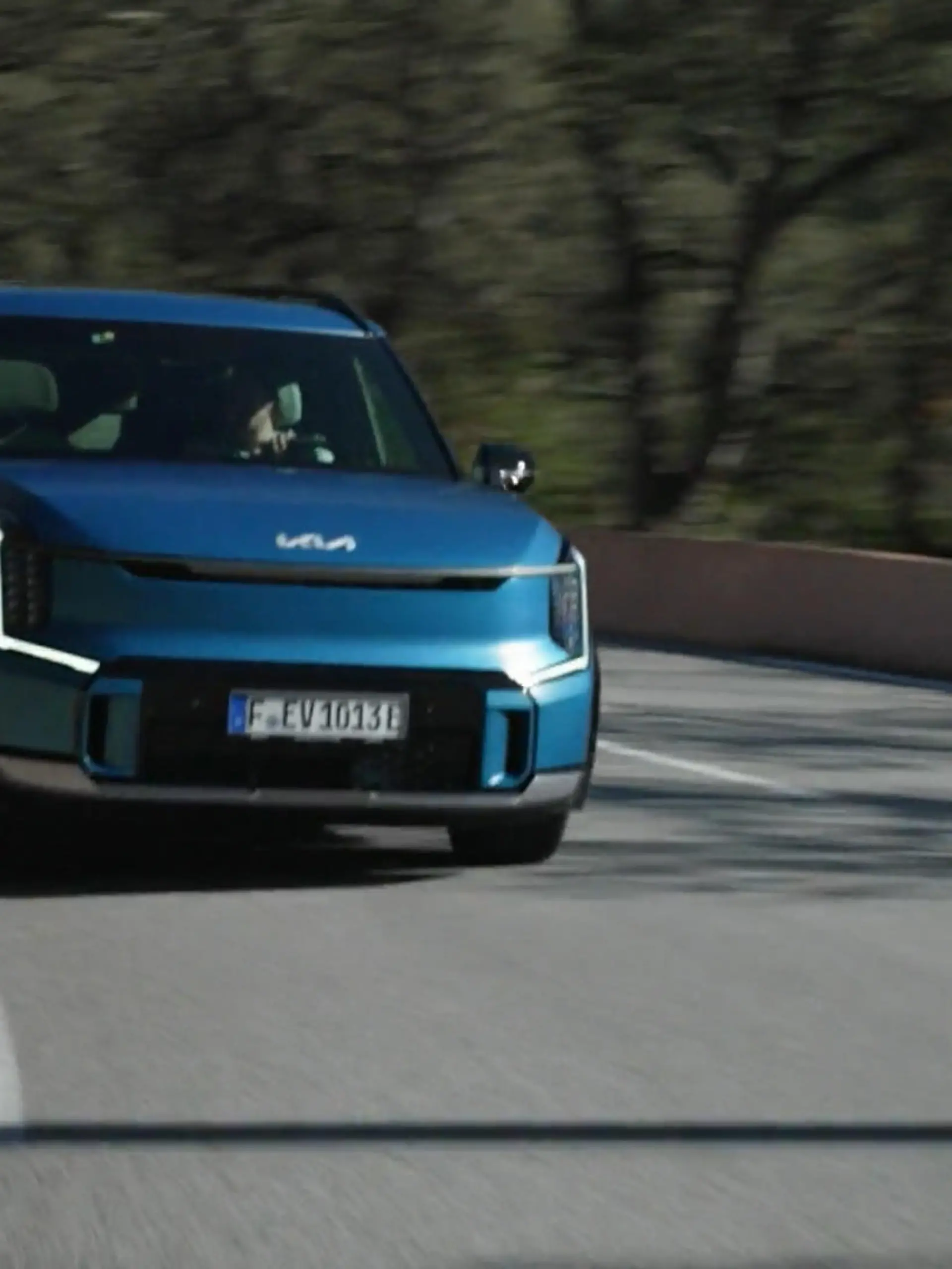 Bild zu: "Wie fährt sich der riesige KIA EV9?"