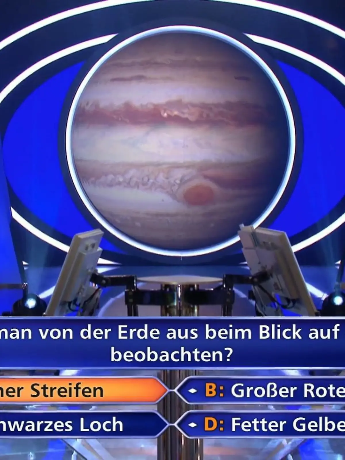 WWM-Kandidat - hier mit Moderator Günther Jauch - war sich seiner Sache zu sicher und verspielt am Ende 15.500 Euro, weil er zockt