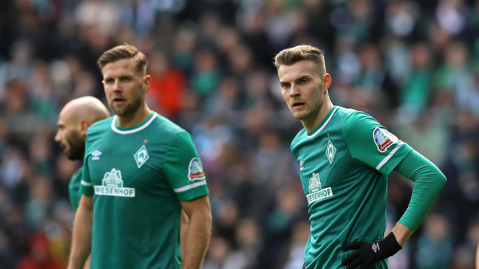Foto : skeptische Miene bei ... Marvin Duksch Werder und links ... Niclas Füllkrug Fussball 2. Bundesliga , am So. 06.03.2022 Werder Bremen - Dynamo Dresden *** Photo skeptical expression at Marvin Duksch Werder and left Niclas Füllkrug Football 2 Bundesliga , on So 06 03 2022 Werder Bremen Dynamo Dresden