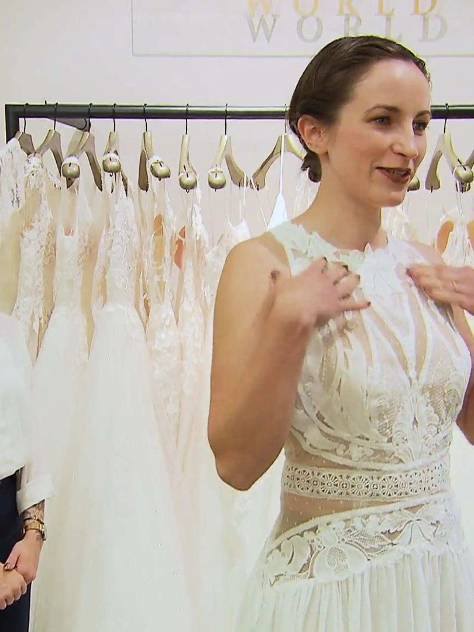 Bild zu: "Nach Tränen: Zweites Kleid in der Anprobe"
