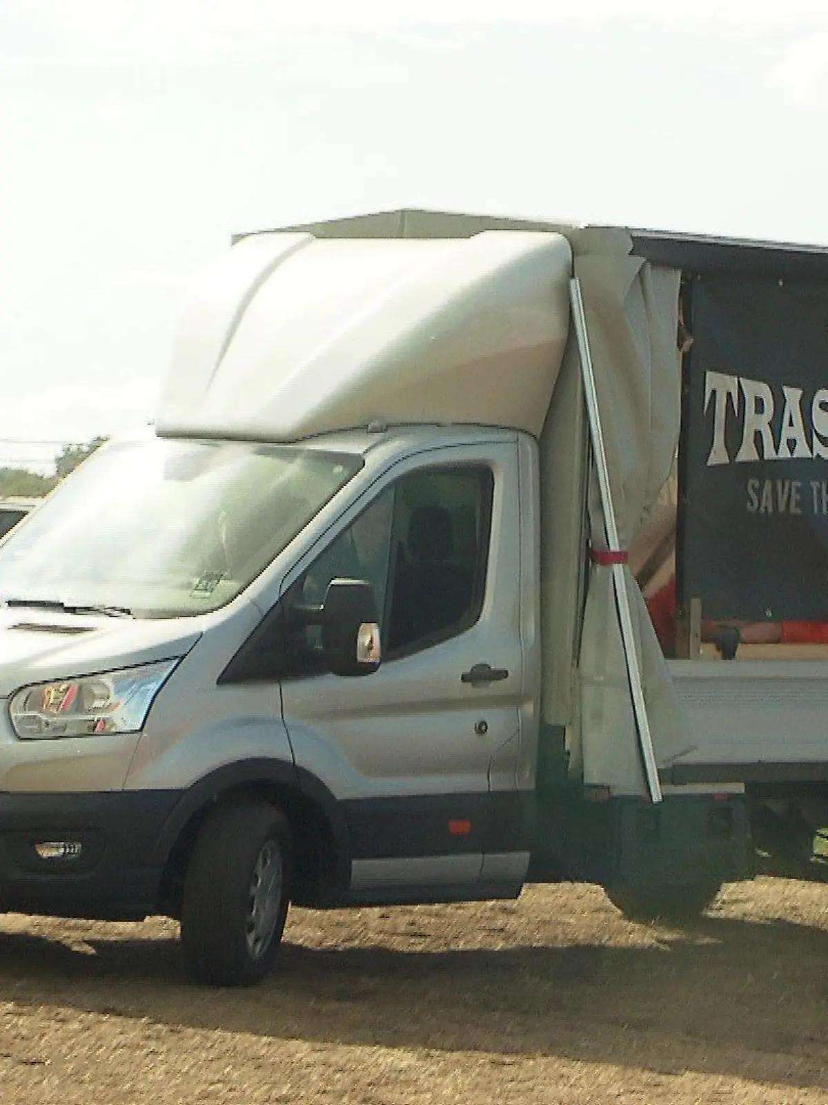 Das "Trashmobil" räumt auf und sorgt für ein sauberes Feld auch nach dem Festival