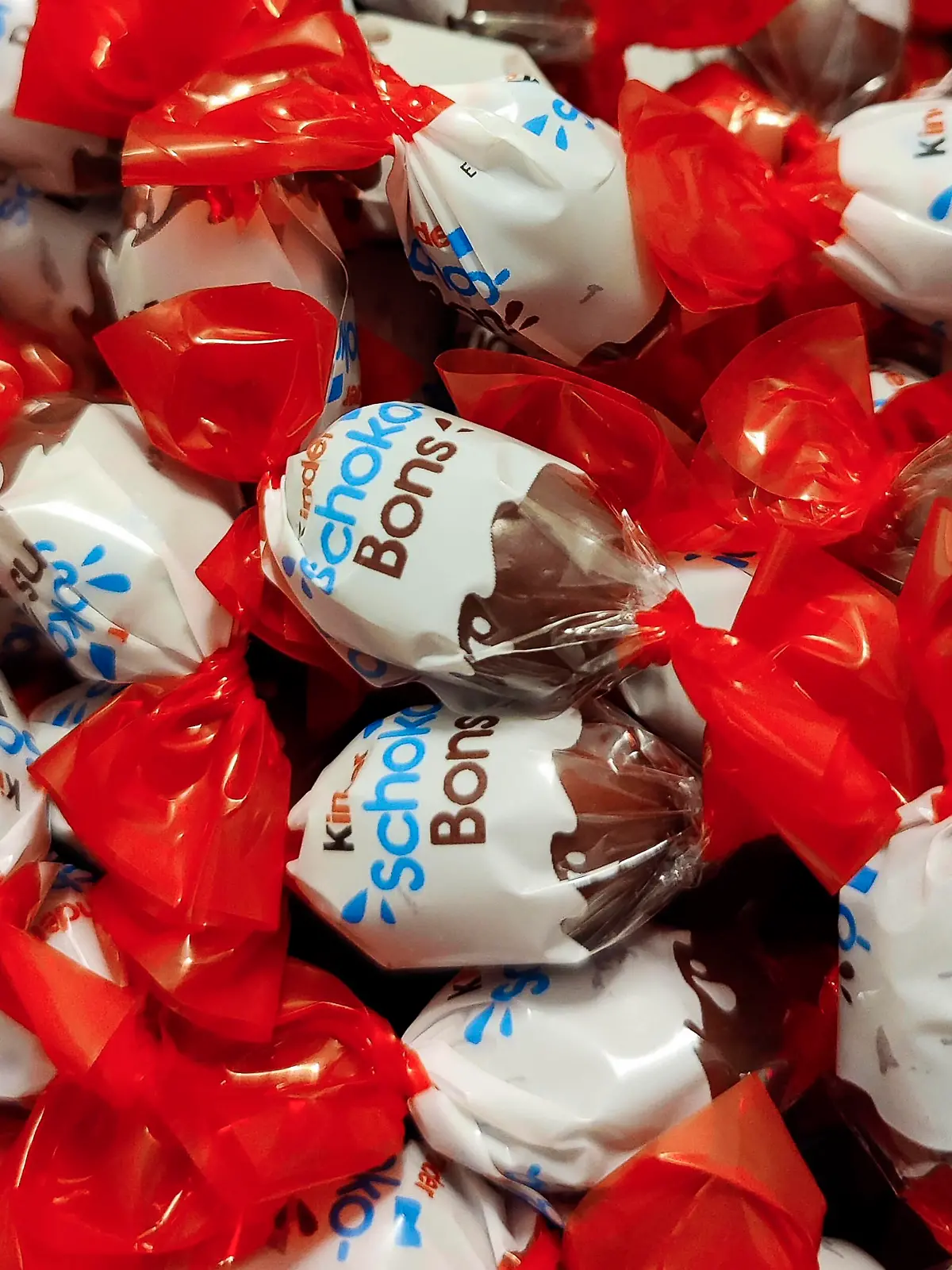  Illustration picture shows Kinder Shokobons chocolate eggs, made by Ferrero, Sunday 03 April 2022 in Brussels. PUBLICATIONxNOTxINxBELxFRAxNED LAURIExDIEFFEMBACQ 31220326