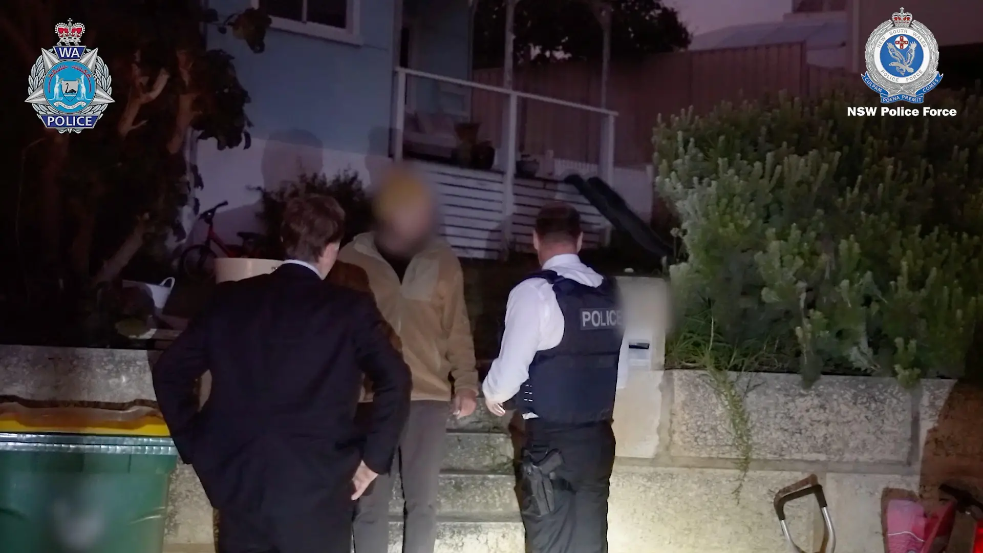 ARCHIV - 26.07.2022, Australien, --: HANDOUT - Ein am 26.07.2022 von der NSW Police zur Verfügung gestelltes Bild zeigt einen Mann, der in Westaustralien nach umfangreichen Ermittlungen im Mordfall der deutschen Rucksacktouristin Simone Strobel vor 17 Jahren festgenommen wurde. (Bestmögliche Qualität) (zu dpa: «Mordfall Simone Strobel: Oberstes Gericht entscheidet über Kaution») Foto: WA/NSW POLICE via AAP/dpa - ACHTUNG: Person(en) wurde(n) aus rechtlichen Gründen gepixelt. Nur zur redaktionellen Verwendung im Zusammenhang mit der Berichterstattung über die Sendung. Das Foto darf nicht verändert und nur im vollen Ausschnitt verwendet werden. Keine Archivierung. Nur mit vollständiger Nennung des vorstehenden Credits +++ dpa-Bildfunk +++