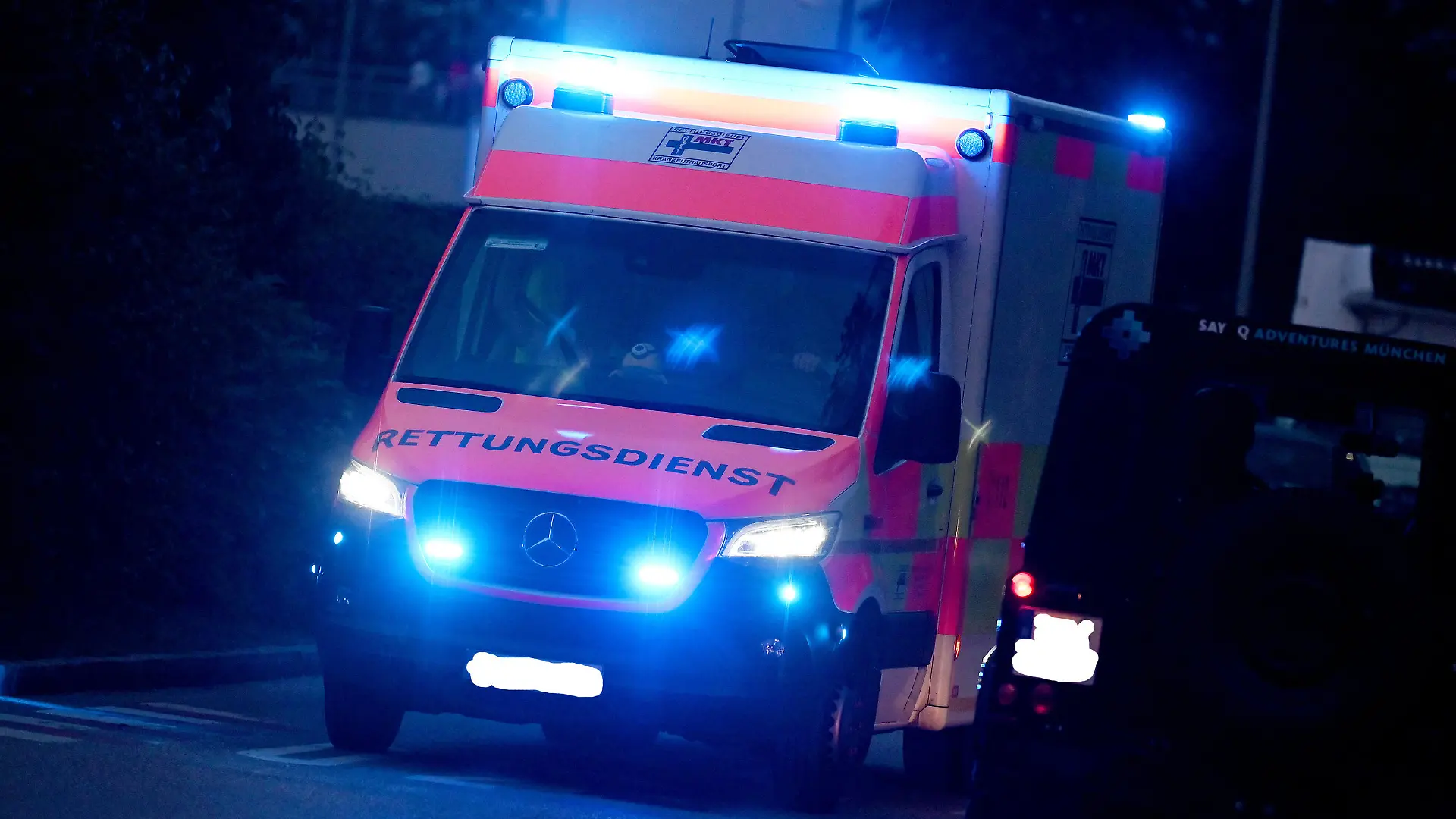 Feuerwehr, Rettungswagen, Notarzt am 13.07.2022 in Muenchen. Allgemeines Bild. Symbolfoto.