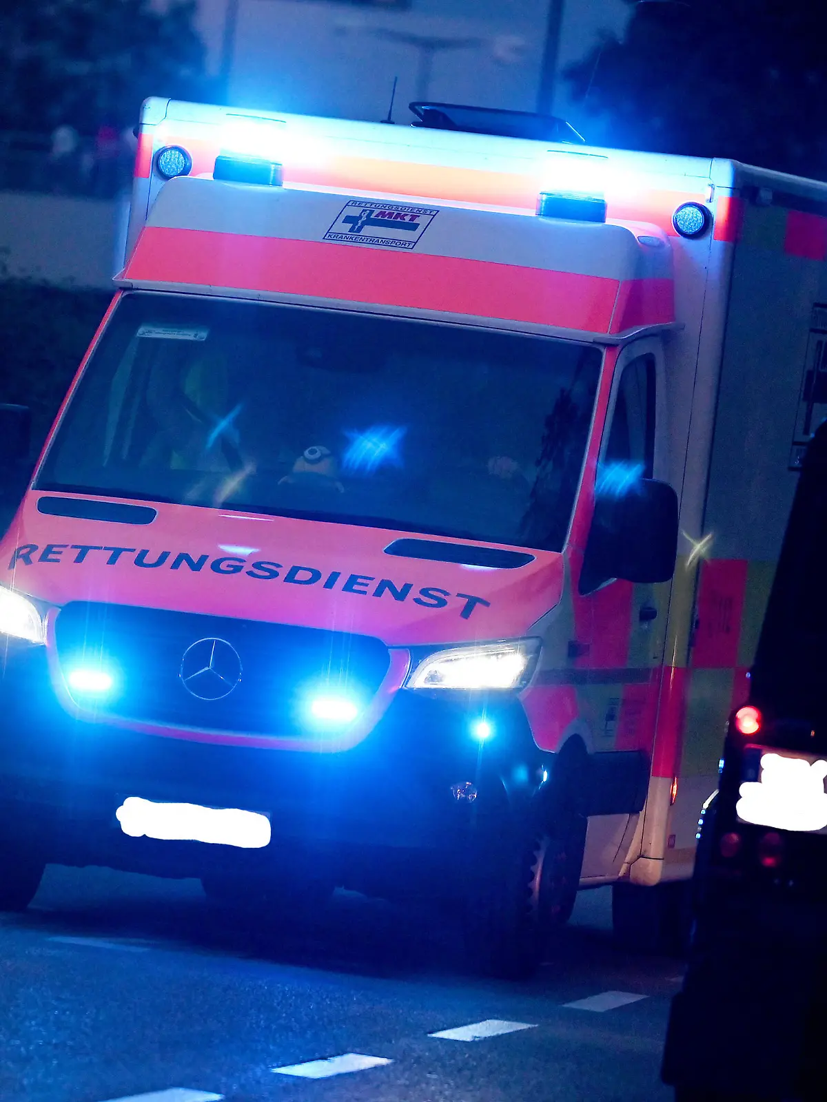 Feuerwehr, Rettungswagen, Notarzt am 13.07.2022 in Muenchen. Allgemeines Bild. Symbolfoto.