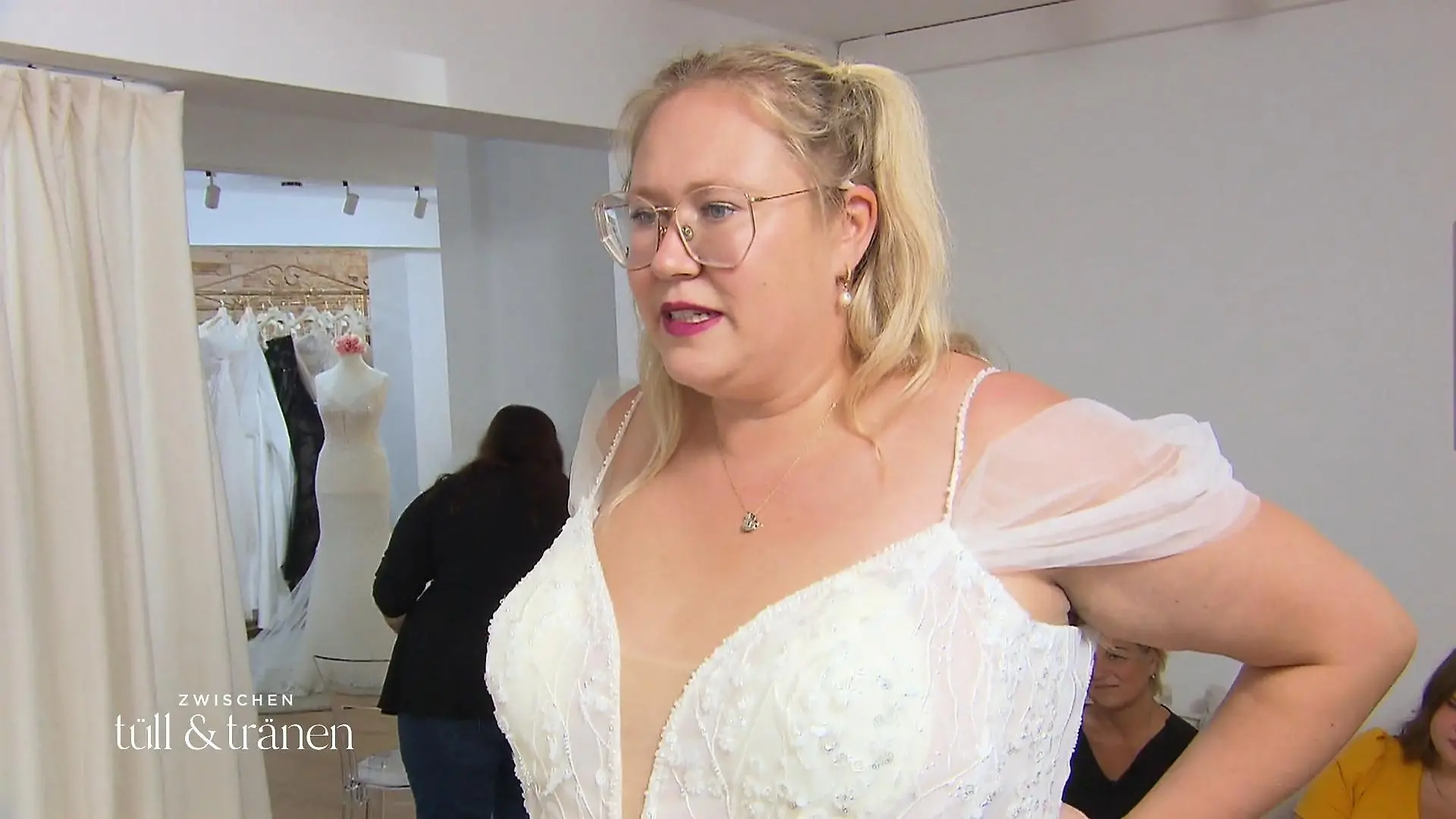 Das erste Kleid wird schnell aussortiert Zu Mainstream für Janice