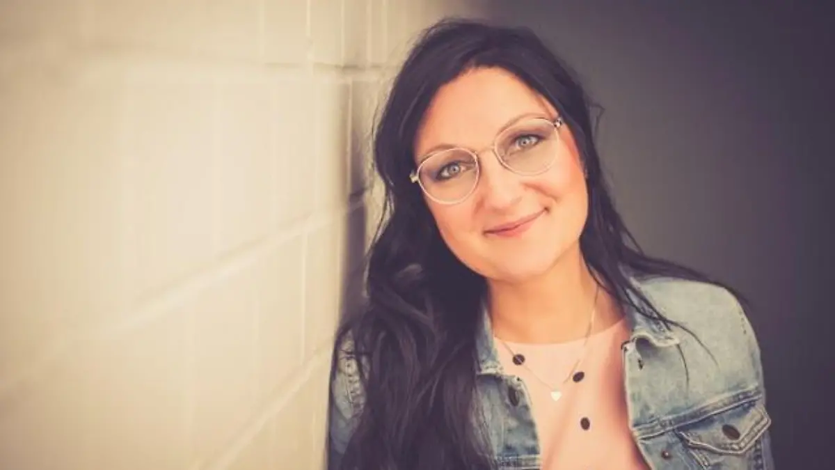 Kerstin ist Hebamme und spricht offen darüber, wie schwer es für sie ist, Frauen bei einer Totgeburt zu begleiten.