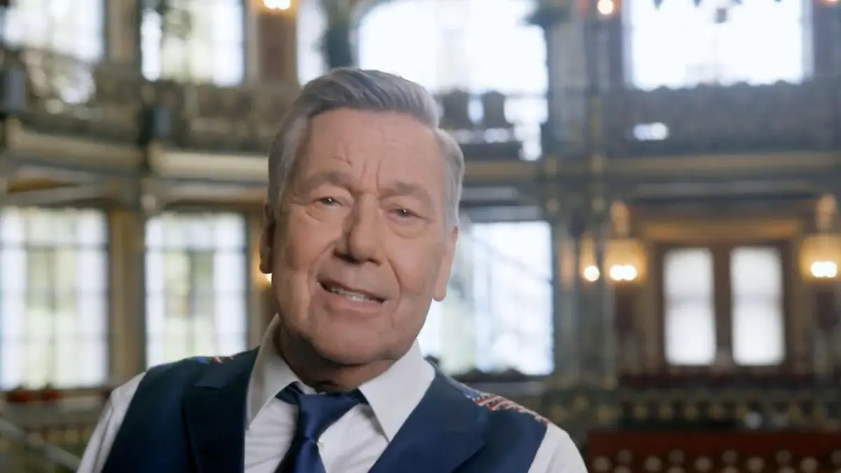 Roland Kaiser singt die RTL-Spendenmarathon-Hymne 2023 "Bis ans Ende der Welt"