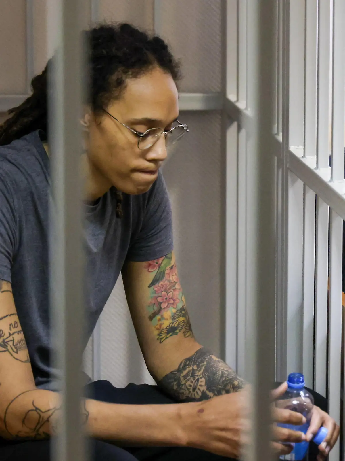  MOSCOW REGION, RUSSIA - AUGUST 4, 2022: US Olympic basketball champion Brittney Griner attends the verdict announcement at the Khimki Municipal Court in the town of Khimki, northeast of Moscow. Griner has been found guilty of smuggling and possession of drugs and sentenced to nine years in prison. Anton Novoderezhkin/TASS PUBLICATIONxINxGERxAUTxONLY TS13CFBA