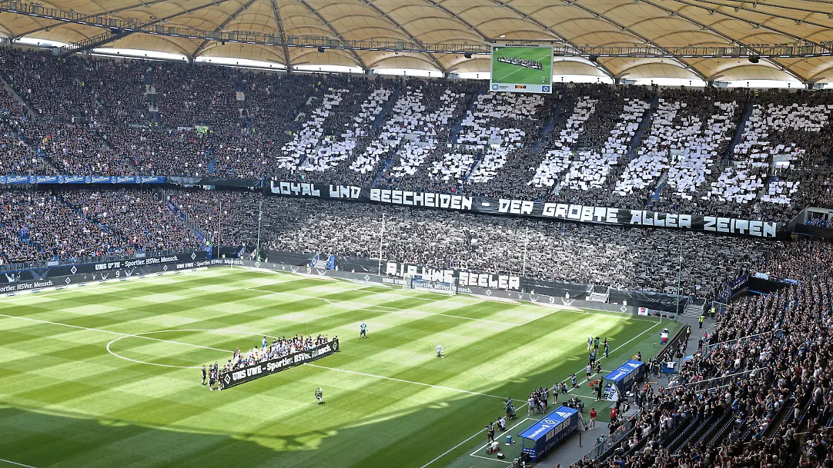 2.Liga Saison 2022-2023 2.Spieltag 24.07.2022 Hamburger SV - FC Hansa Rostock im Volksparkstadion Vor dem Spiel wurde Uwe Seeler gedacht DFL REGULATIONS PROHIBIT ANY USE OF PHOTOGRAPHS AS IMAGE SEQUENCES AND/OR QUASI-VIDEO *** 2 Liga Saison 2022 2023 2 Spieltag 24 07 2022 Hamburger SV FC Hansa Rostock im Volksparkstadion Before the game Uwe Seeler was thought DFL REGULATIONS PROHIBIT ANY USE OF PHOTOGRAPHS AS IMAGE SEQUENCES AND OR QUASI VIDEO 