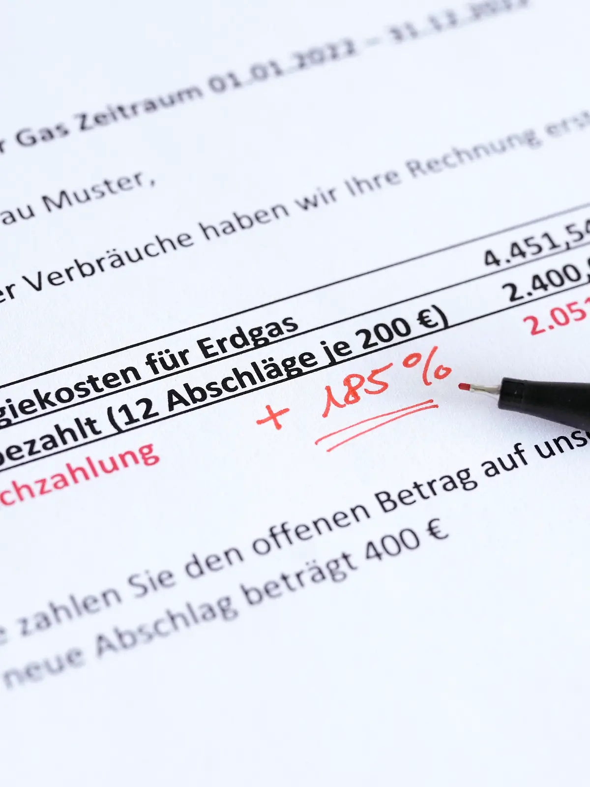 Symbolfoto Erhoehung der Gaskosten beim lokalen Gasversorger, Anbieter, Energieversorgungsunternehmen fuer Strom-, Gas-, Wasser- und Waermeversorgung