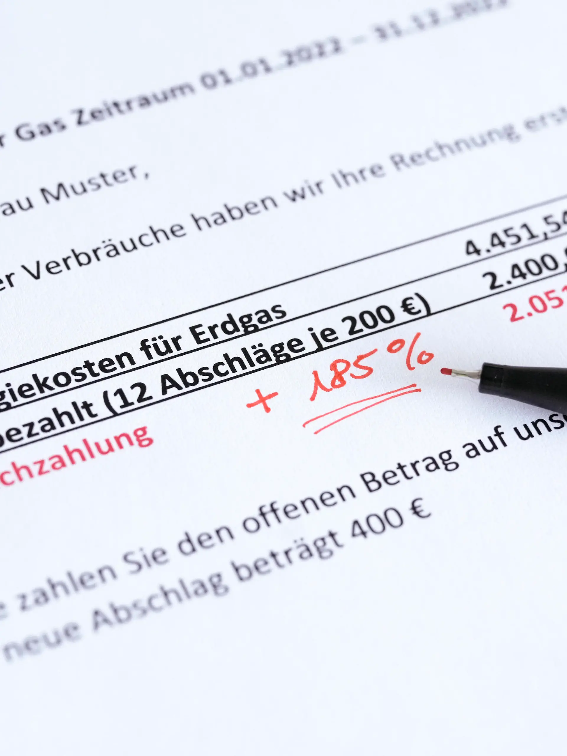 Symbolfoto Erhoehung der Gaskosten beim lokalen Gasversorger, Anbieter, Energieversorgungsunternehmen fuer Strom-, Gas-, Wasser- und Waermeversorgung