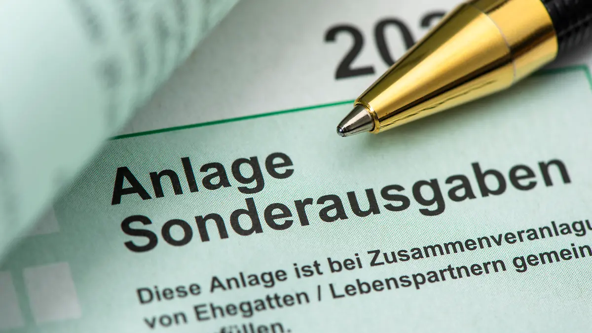 Steuererklärung für Finanzamt mit Formular
