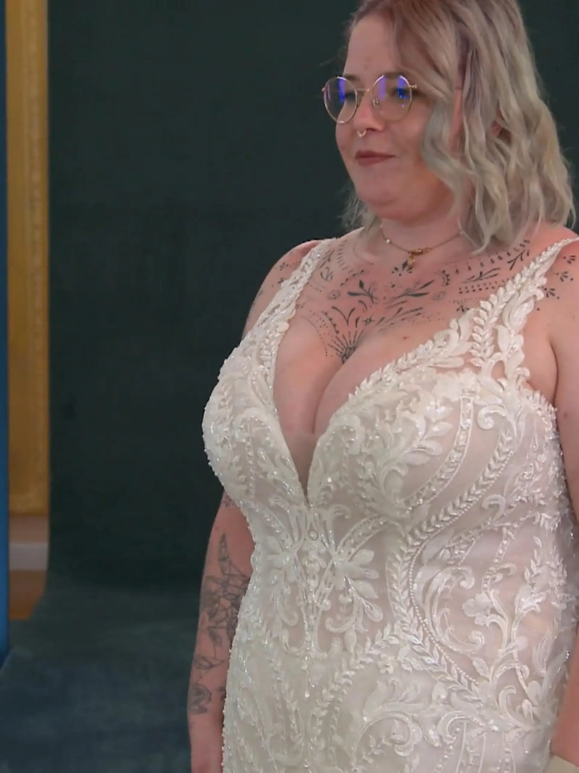 Bild zu: "Victoria startet mit einem Meerjungfrauenkleid"