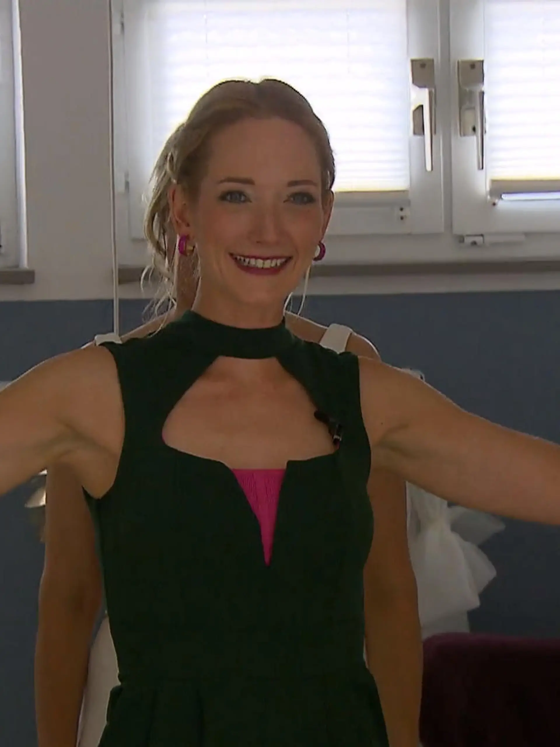 Bild zu: "Ab geht´s in das cleane, sexy Fit n Flare"