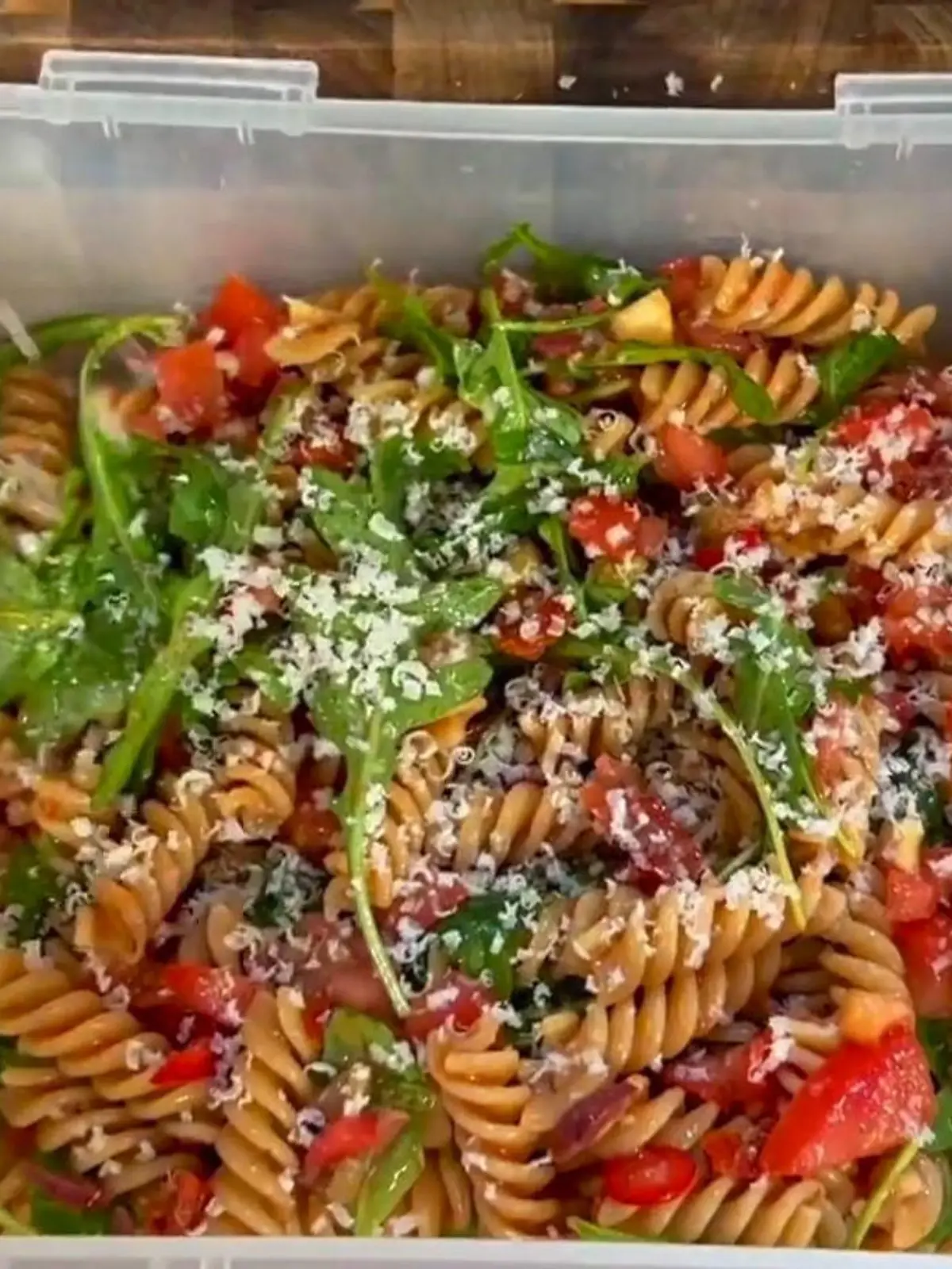Ein locker-leichtes Rezept mediterraner Art für den Lunch bei der Arbeit, die Grillparty oder auch zu Hause.