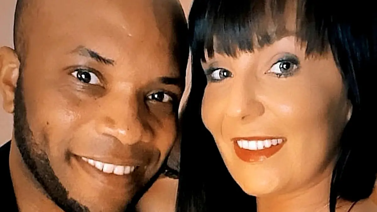 SONDERKONDITIONEN: Satzpreis! Davon träumen andere Männer nur: Der Freund von Vikki Brown hat bis zu 100 Erektionen - pro Tag  --  Vikki Brown and Lucas Martins. A woman has revealed an unusual problem in her two-year-long relationship ? her boyfriend gets up to 100 erections per day. See SWNS story SWTPvikki. Vikki Brown, 31, and Lucas Martins, 39, met by chance when they bumped into each other in a Morrisons supermarket during the Covid lockdown in 2020. They?ve been together for two years and live separately but regularly see each other ? and Vikki says ?there?s no rest? from the constant erections.  / action press