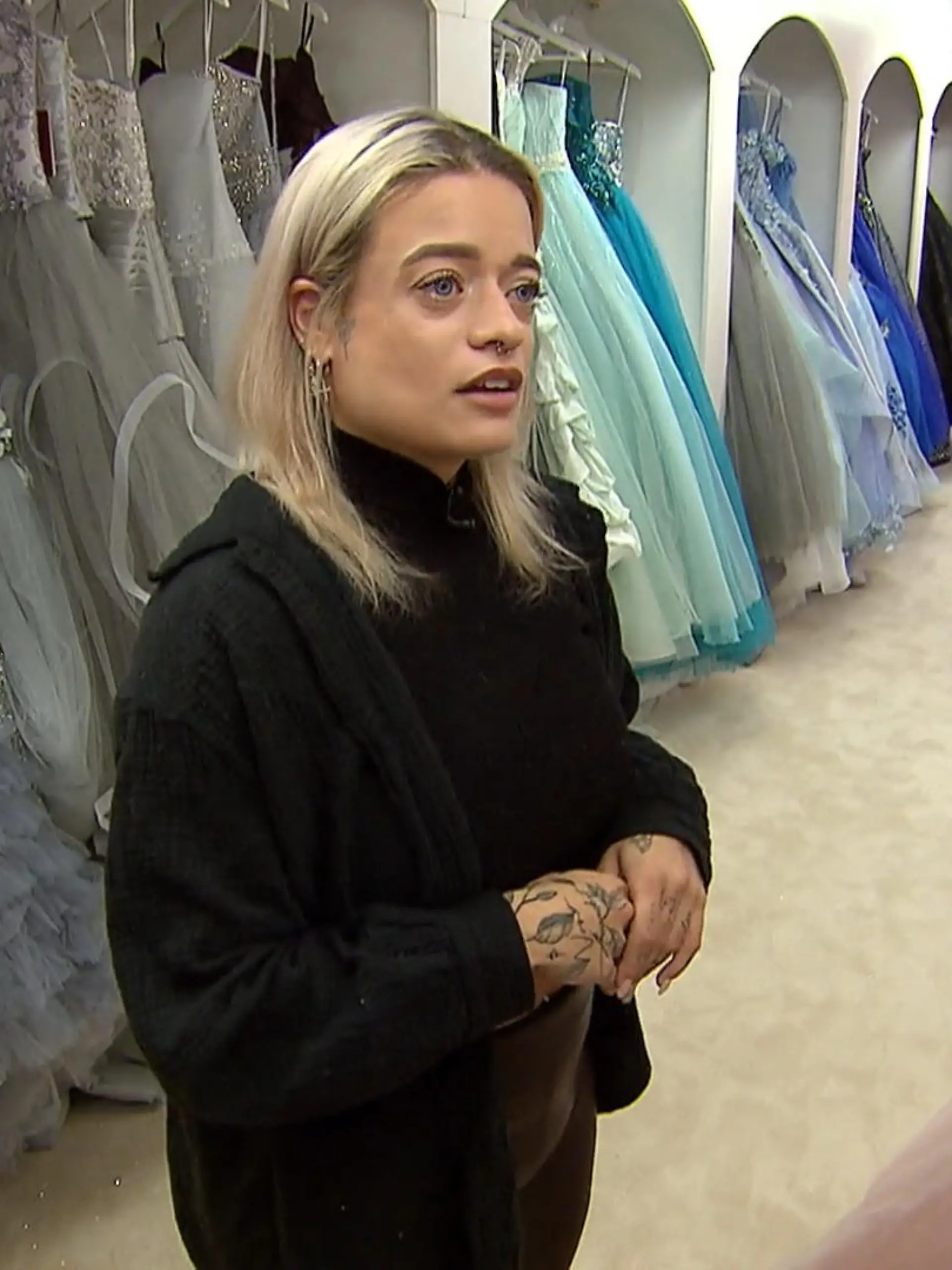 Bild zu: "Unterschiedliche Kleider - Lucia ist experimentierfreudig"