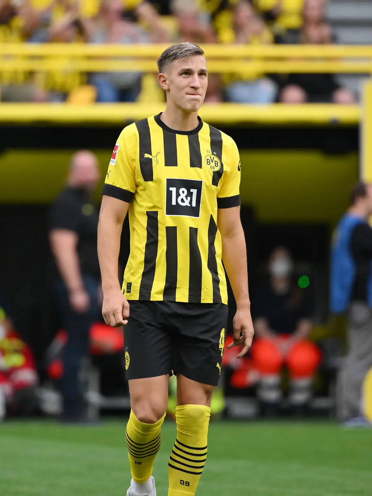  Nico Schlotterbeck Borussia Dortmund 31.07.2022, Fussball GER, Borussia Dortmund Saisoneröffnung 2022/2023 mit Vorstellung des Profi Kaders und Legendenspiel Foto: Maik Hölter/TEAM2sportphoto Dortmund Signal Iduna Park Nordrhein Westfalen Deutschland *** Nico Schlotterbeck Borussia Dortmund 31 07 2022, Football GER, Borussia Dortmund season opening 2022 2023 with presentation of the professional squad and legends game Photo Maik Hölter TEAM2sportphoto Dortmund Signal Iduna Park Nordrhein Westfalen Germany Team2