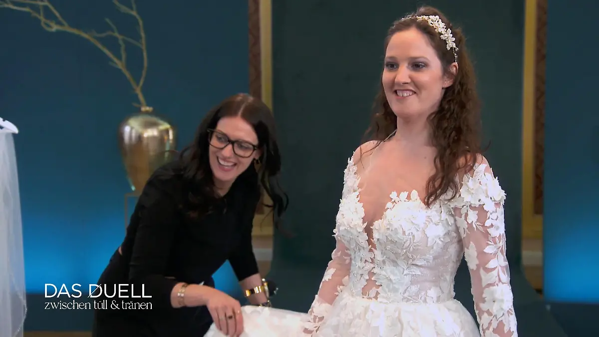 Elain braucht für ihr letztes Kleid eine große Portion Mut Glücksspiel