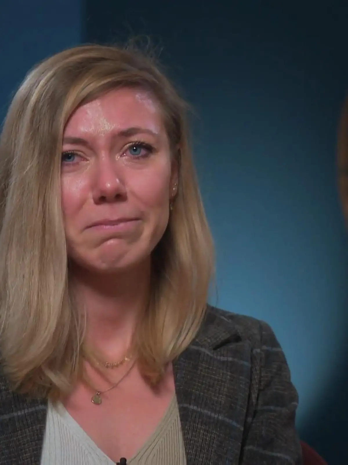 Bild zu: "Bei der Anprobe wird es für Kerstin emotional"