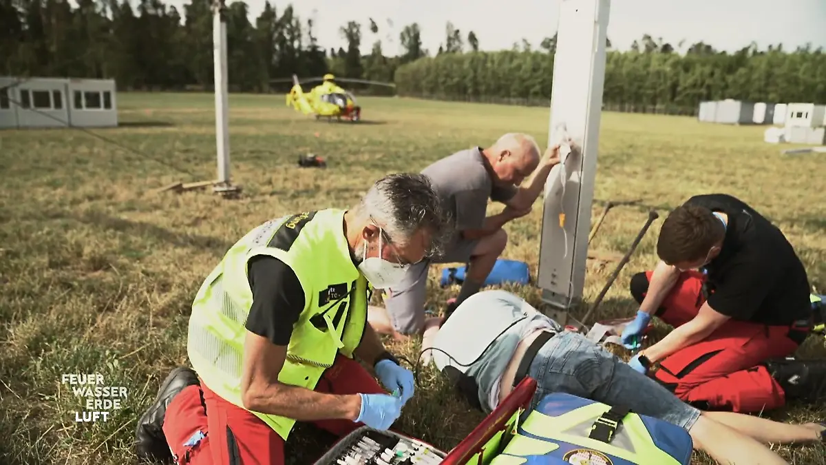 Sturz aus der Höhe: Person hat starke Schmerzen Luftrettung