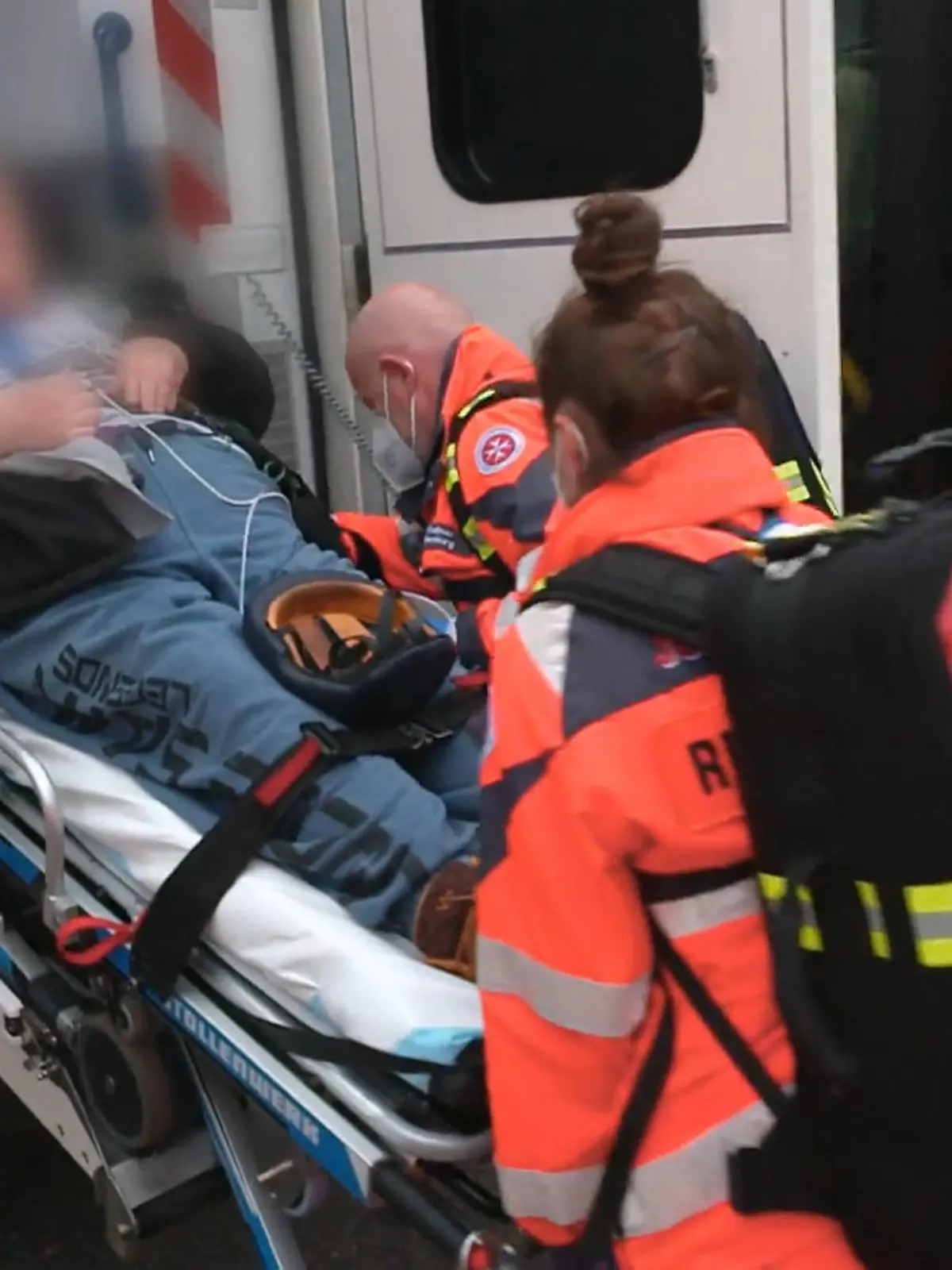 Bild zu: "Die Johanniter müssen an einem Bahnsteig improvisieren"