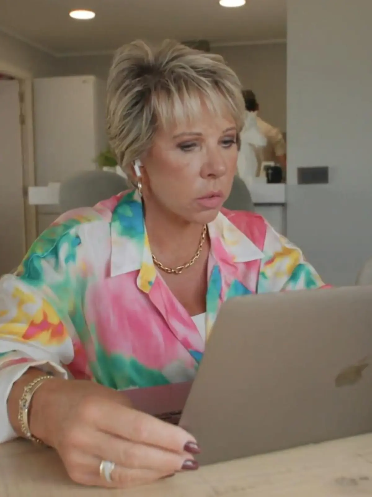 Bild zu: "Silke macht einen Online-Sprachkurs"