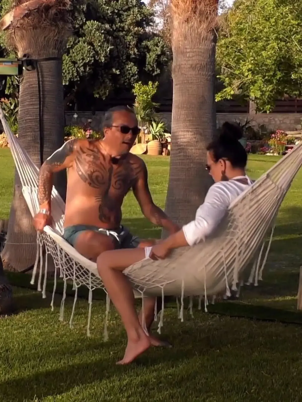 Bild zu: "Anja weckt bei Kalle den Beschützerinstinkt"