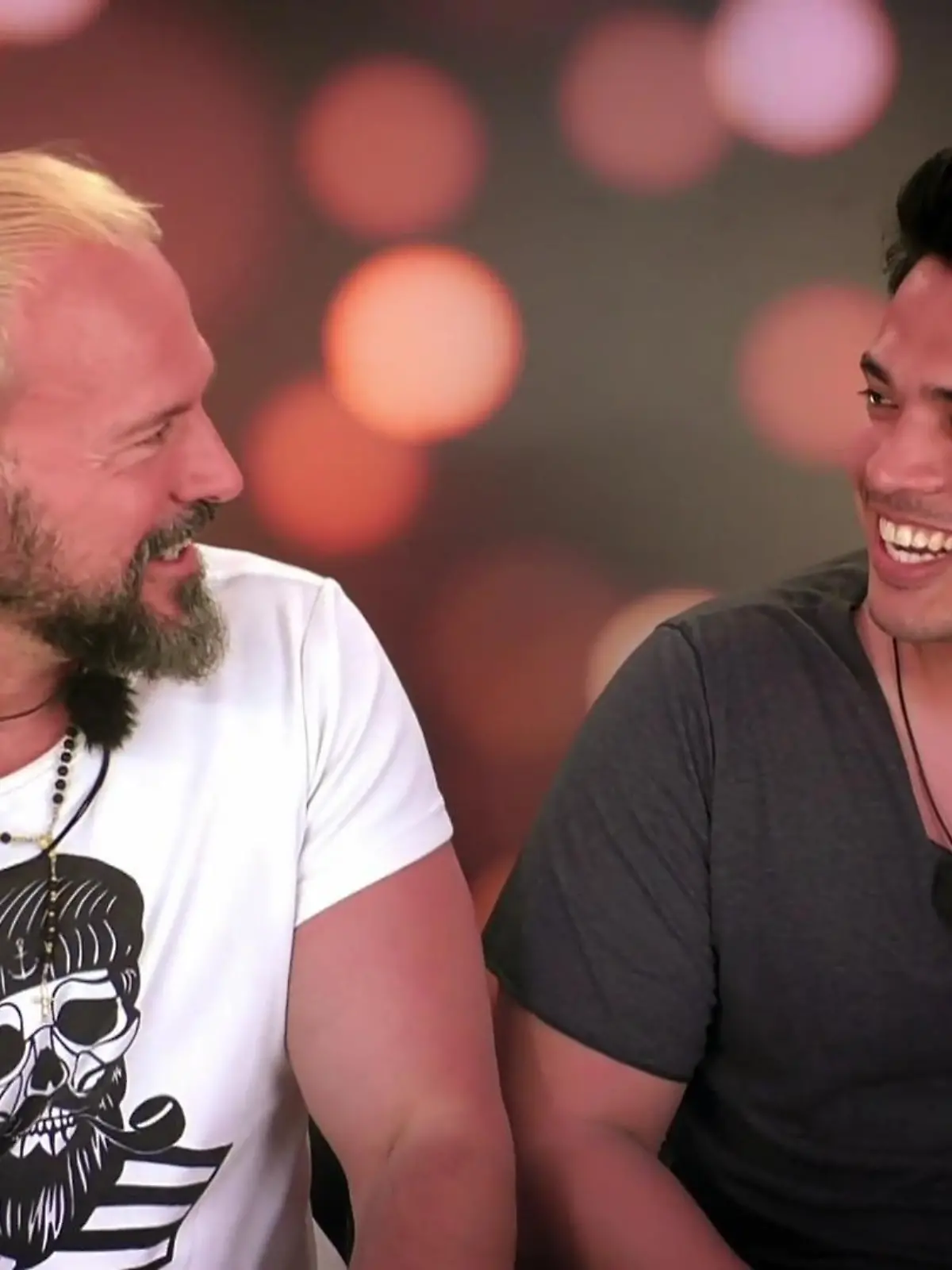 Bild zu: "Viktor erfährt von dem Geheimnis"