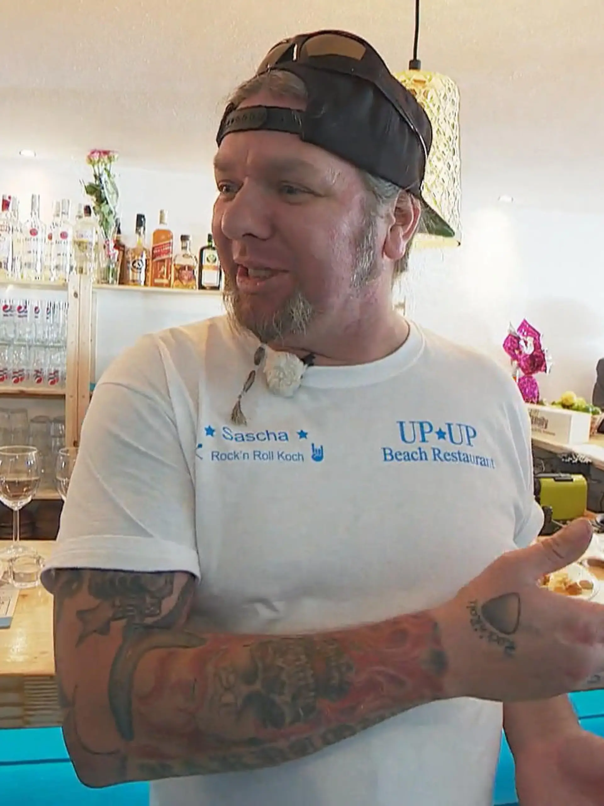 Bild zu: "Volles Haus in Saschas Gulaschrestaurant"