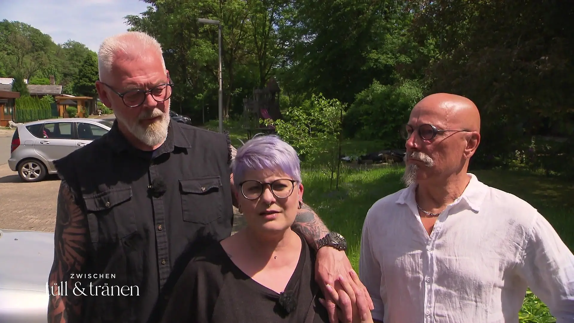 Claudia und Roland suchen ihren Gothic-Hochzeitslook "Schwarze Seelen"