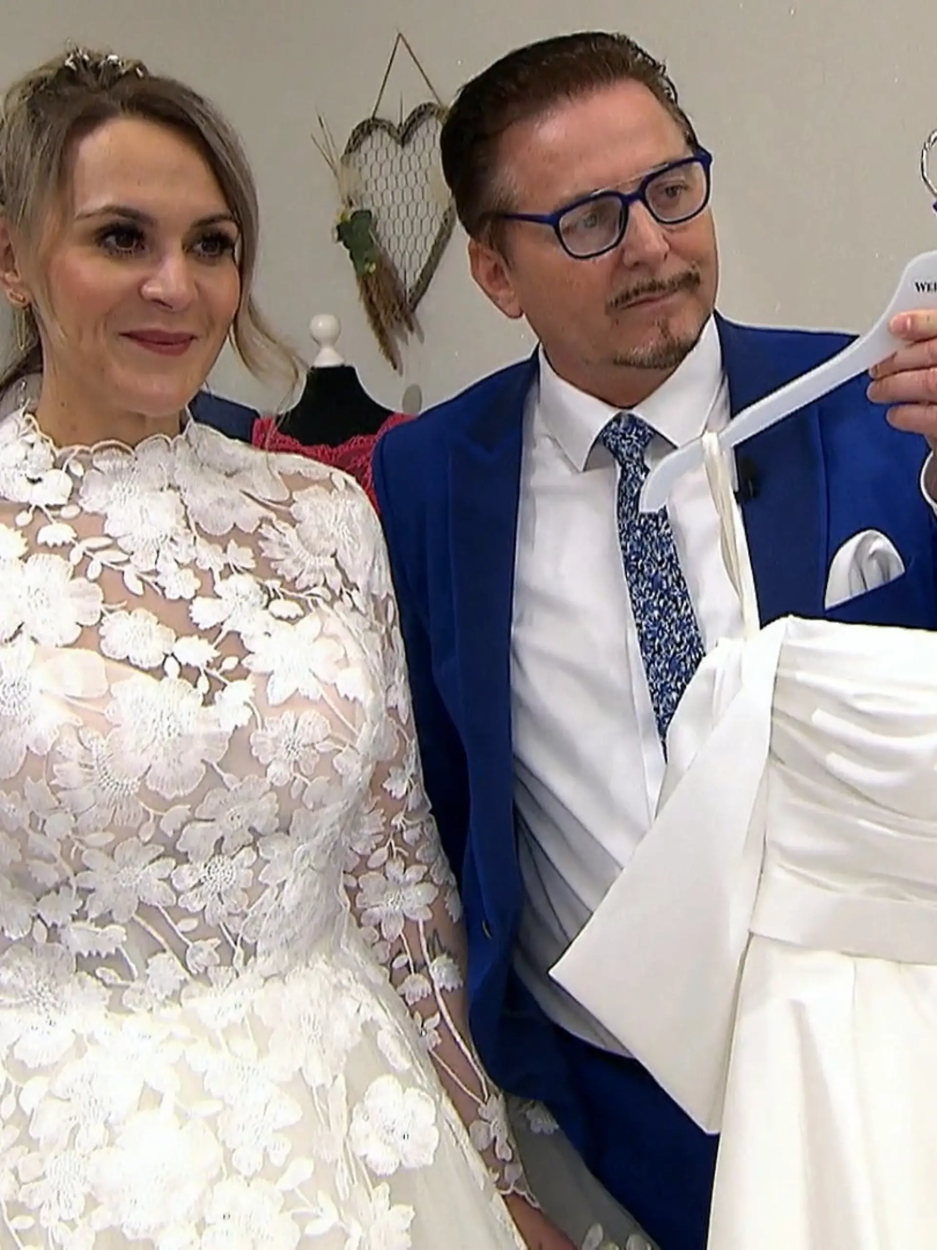 Bild zu: "In welchem royalen Kleid sieht sich Miriam?"
