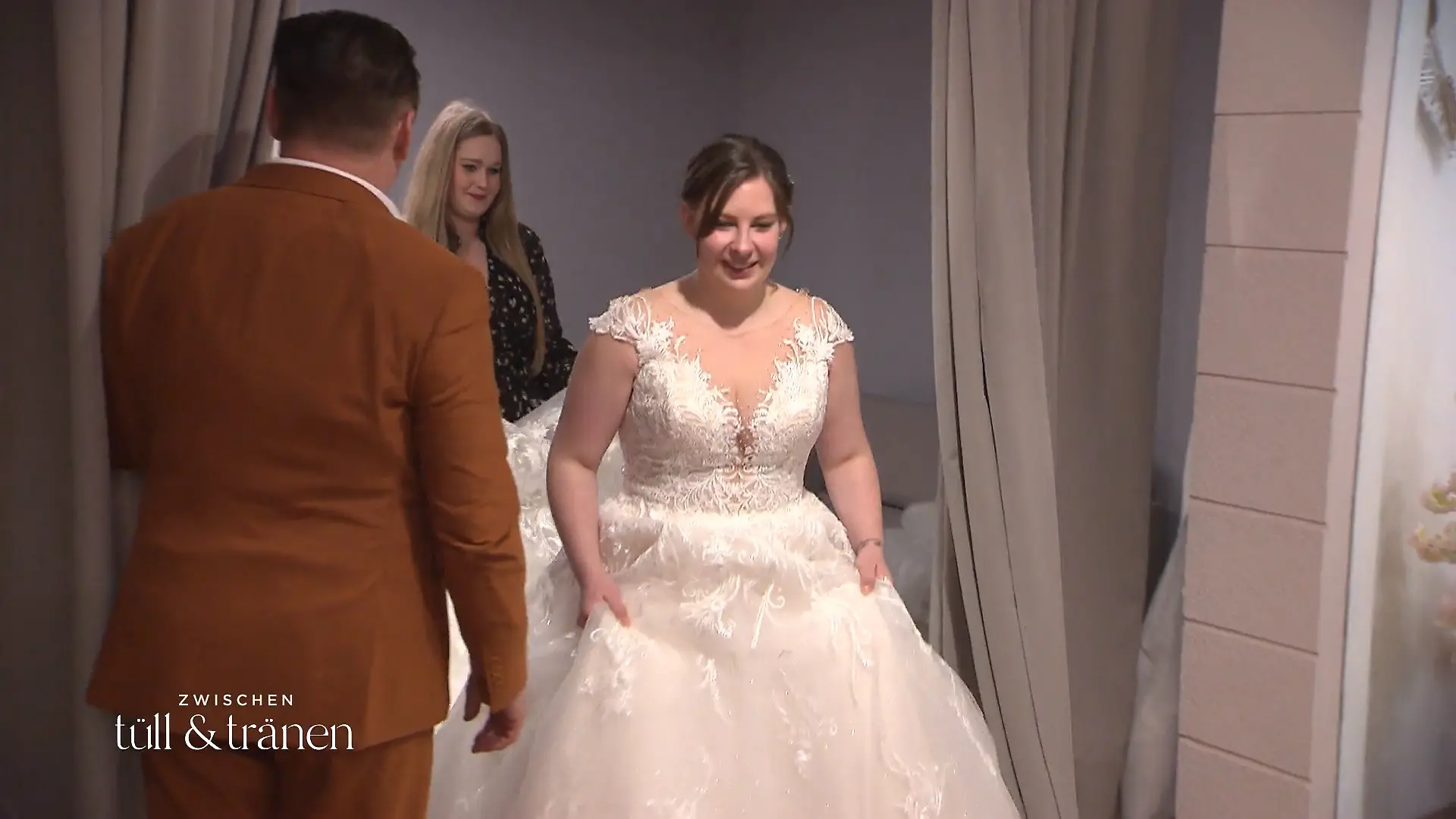 Ist Uwes Favoritenkleid DAS Kleid für Sabrina? Wow-Effekt?
