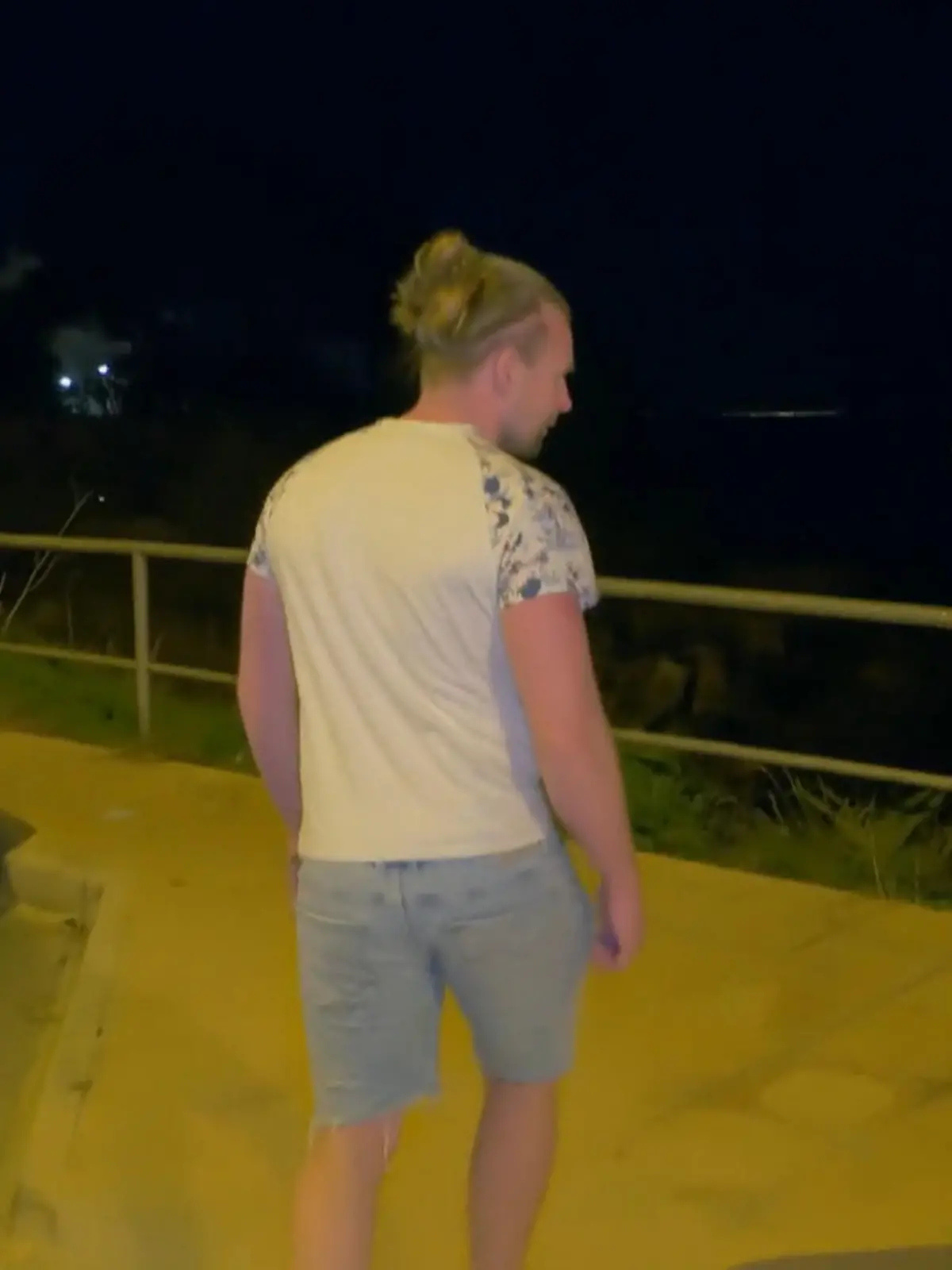 Bild zu: "Katze weg - Schlechter Start für die Hertels"